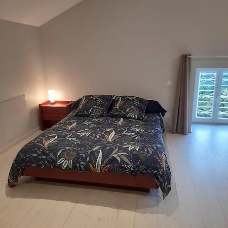 De La Pierre Percee Апартаменты Roocourt-la-Cote